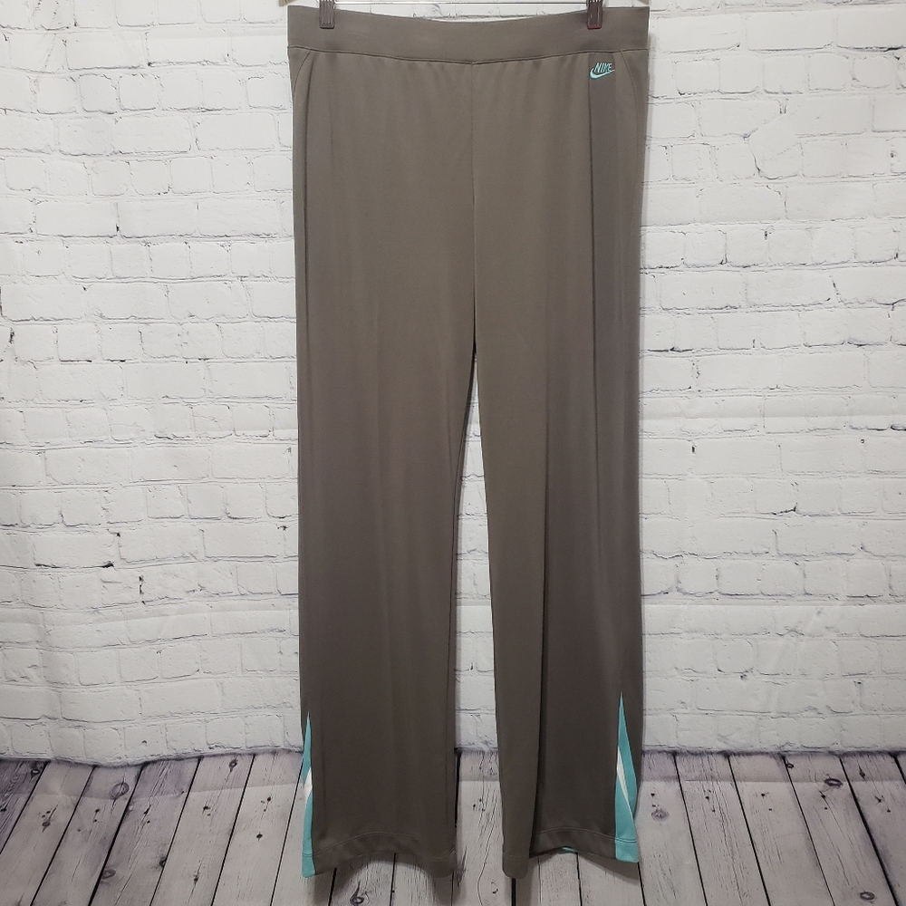 Nike Sz L NWT Women's  FitDry Athletic Pants